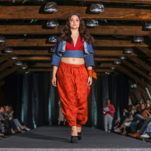 Boléro en jeans upcyclé