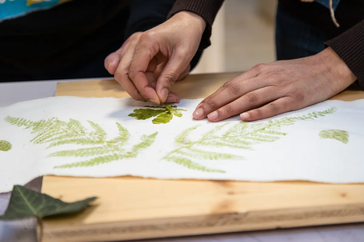 Carte cadeau - Atelier empreintes végétales 2h – Image 2