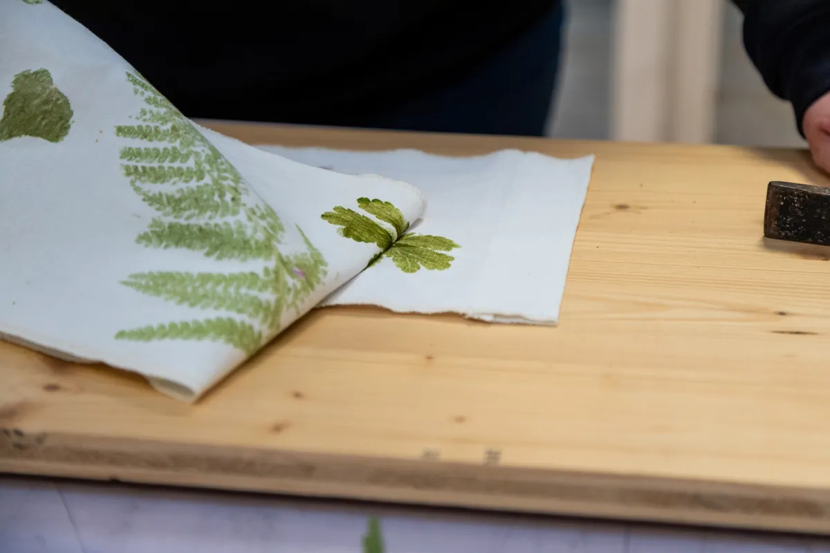 Carte cadeau - Atelier empreintes végétales 2h – Image 5