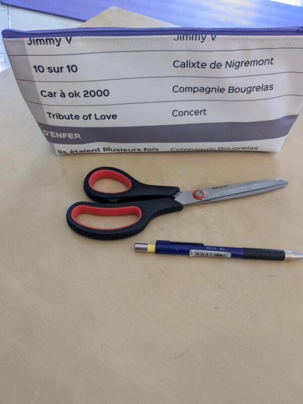 Trousse en bâche publicitaire upcyclée – Pièce unique et engagée – Image 4