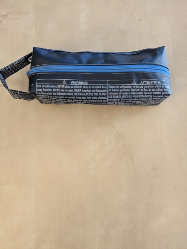 Trousse upcyclée en matelas gonflable -  édition limitée
