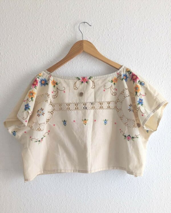 Top en nappe brodée vintage – Image 2