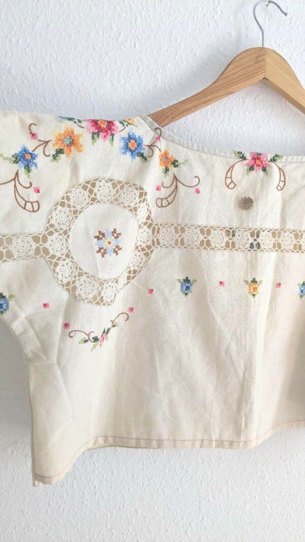 Top en nappe brodée vintage – Image 4