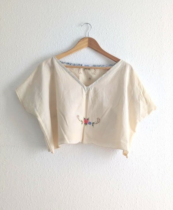 Top en nappe brodée vintage
