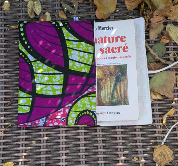 Etui à livre upcyclé – Image 3